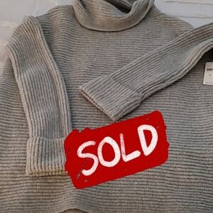 💥💥SOLD💥💥Anthropologie turtleneck